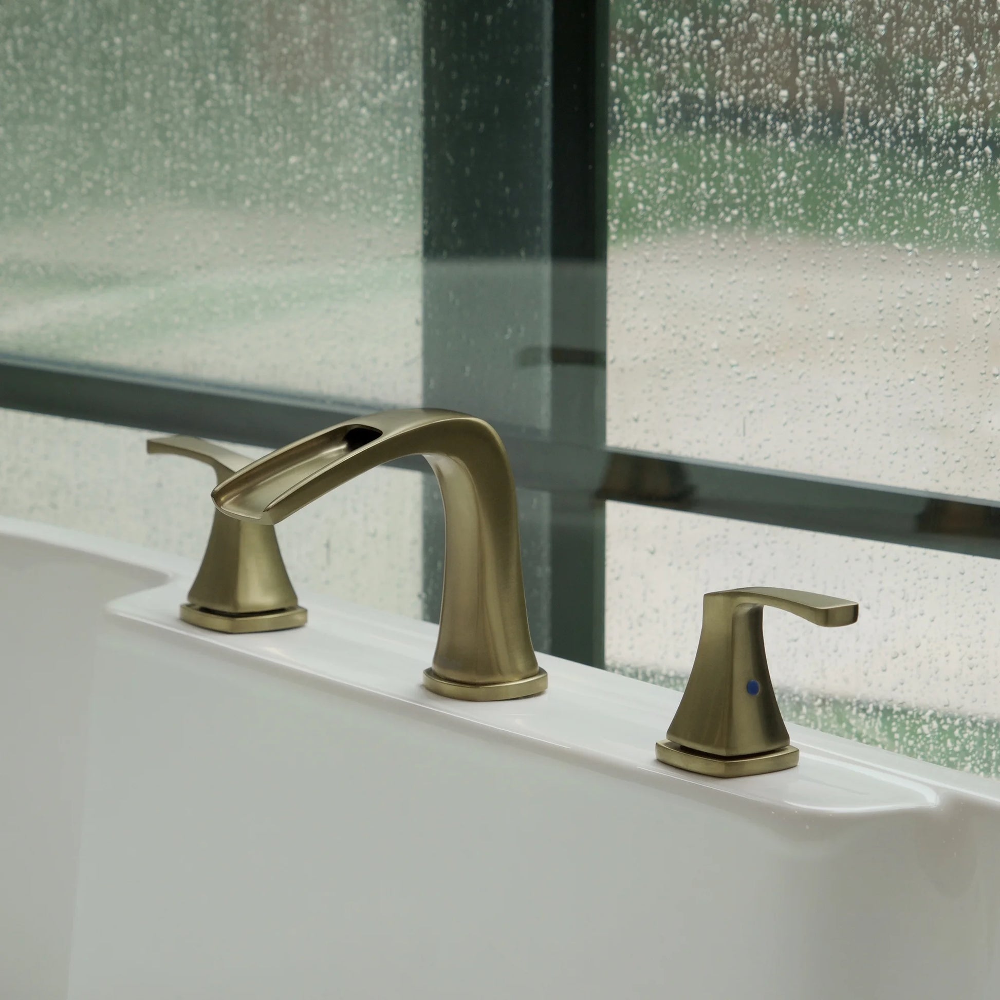 Parlos 2-Handle Widespread Waterfall Roman Bathtub with Hot & Cold Supply Lines, Brushed Gold